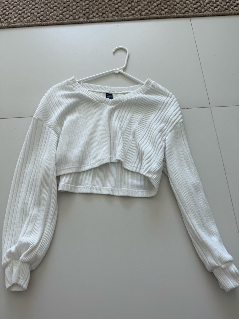 SHEIN White Ribbed Cropped V-Neck Sweater